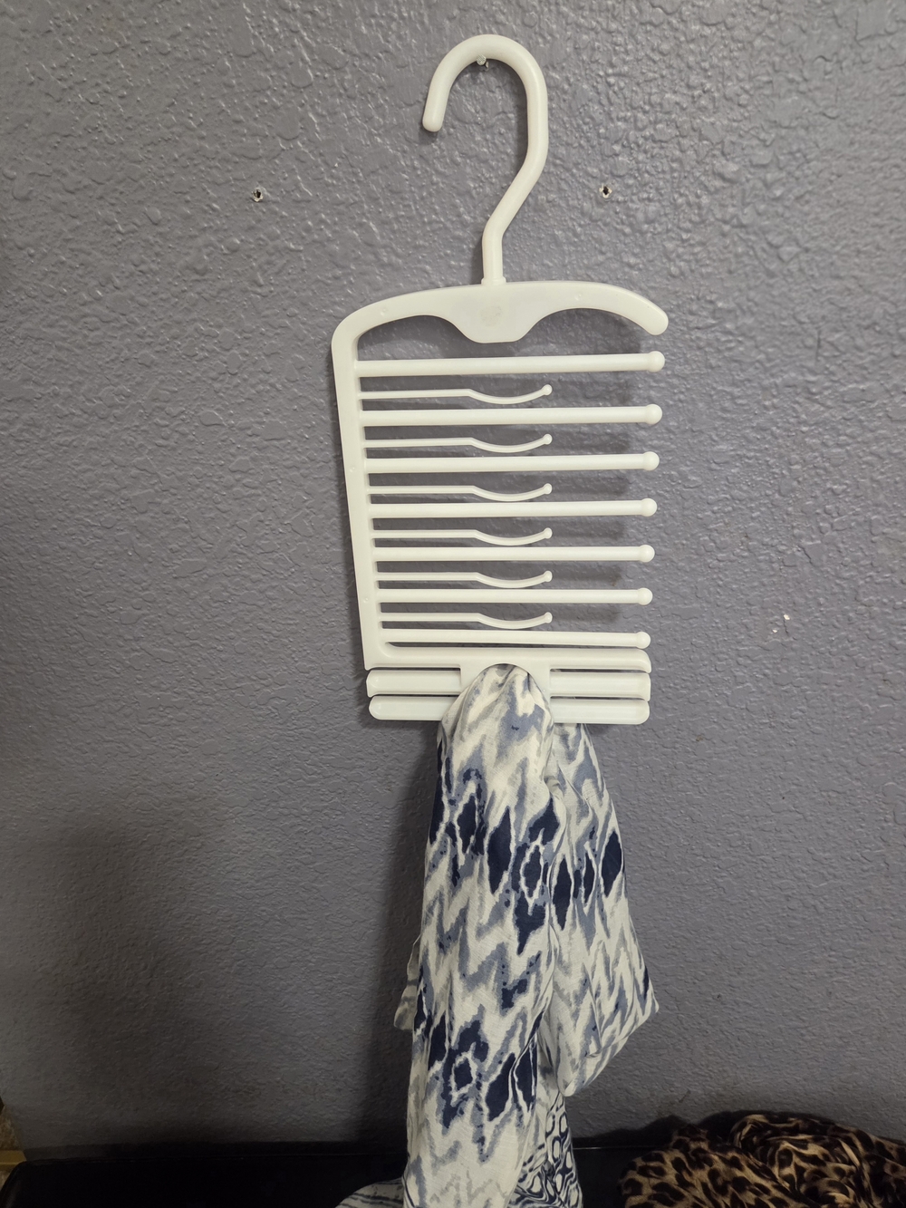 NWOT Multi-Slot Scarf, Belt or Tie Organizer